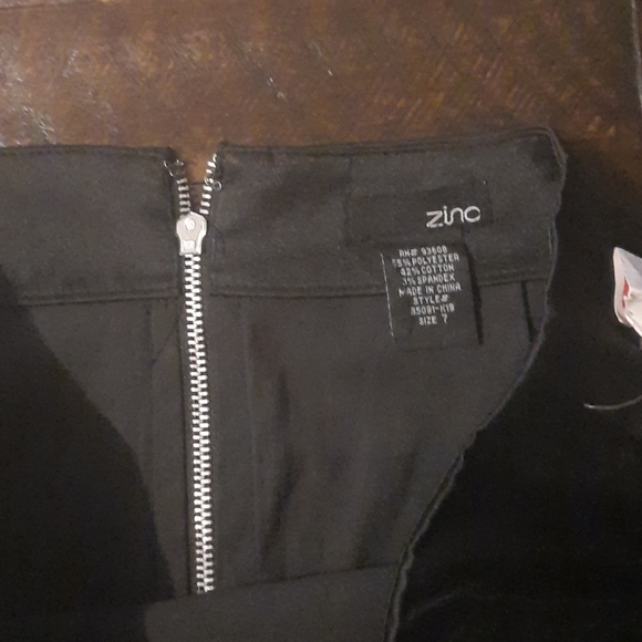 Skirt - Picture 3 of 4